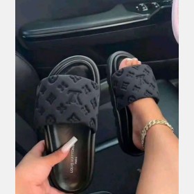 سليبر LOUIS VUITTON